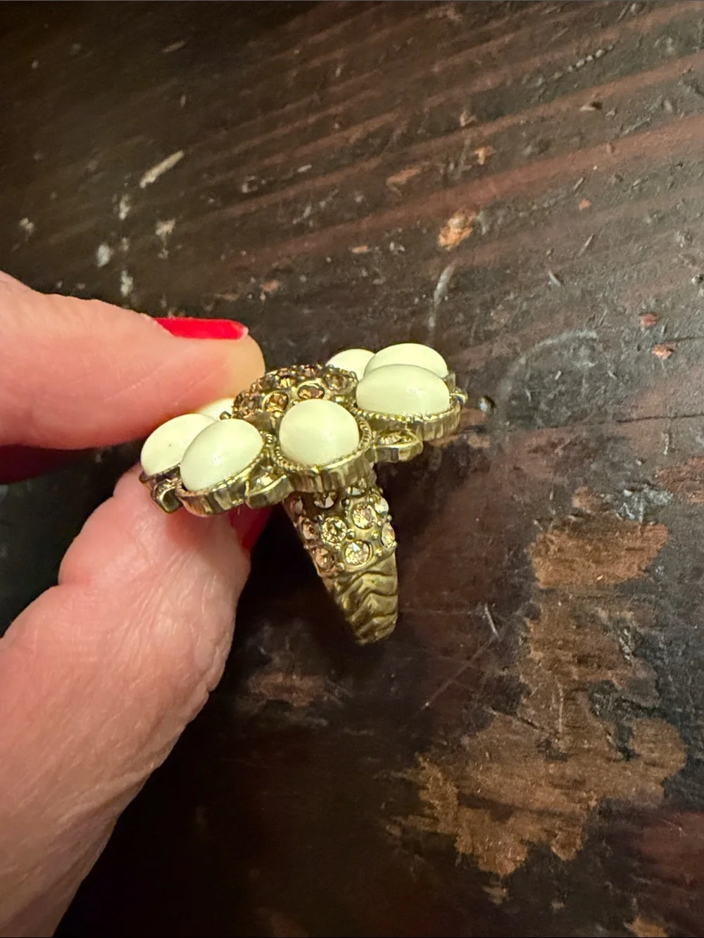 Heidi Daus Cream cabochons with Gold glass stones Flower Statement Ring size 8 P